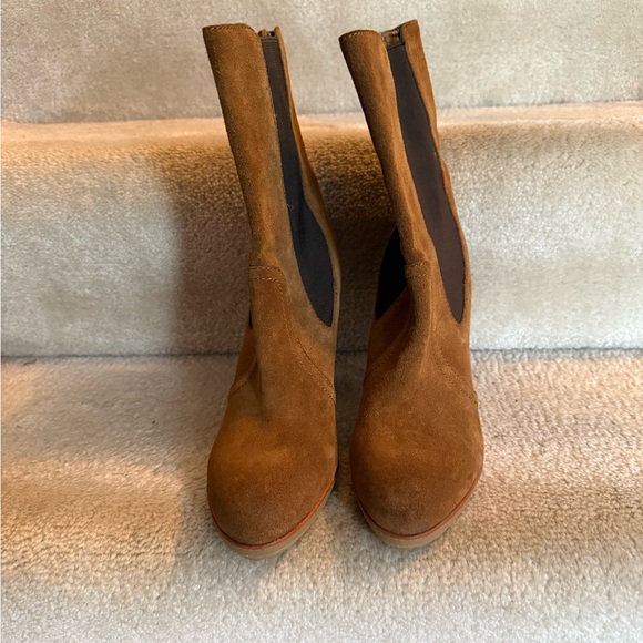 Talbots Womens Boots Ankle US 7 M Brown Suede Chelsea Pull On High Heels - Picture 7 of 9